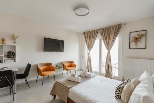 Eleftheroupolis Apartment | Garnet Studio Flats