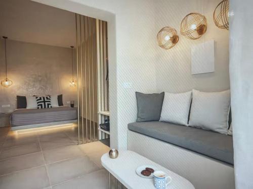 Fira Apartment | Golden Hour Hideaway - Santorini