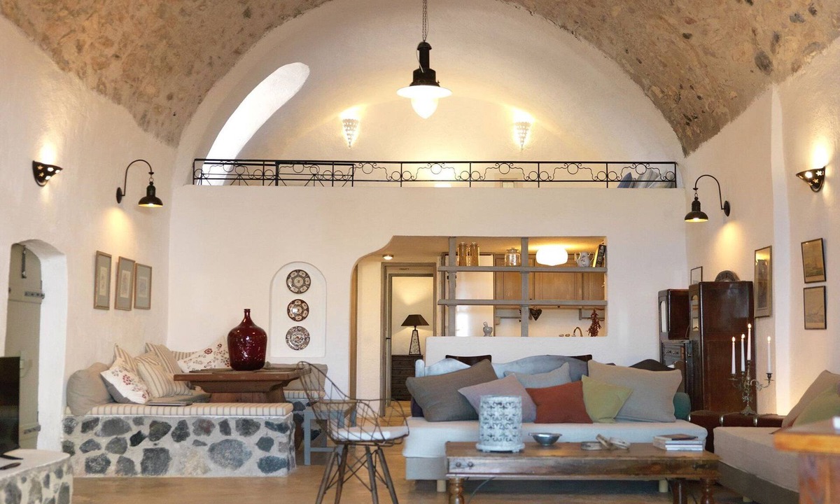 Santorini Villa | Gorgeous Santorini Villa | 3 Bedrooms | Villa Illumi | Spacious Terrace