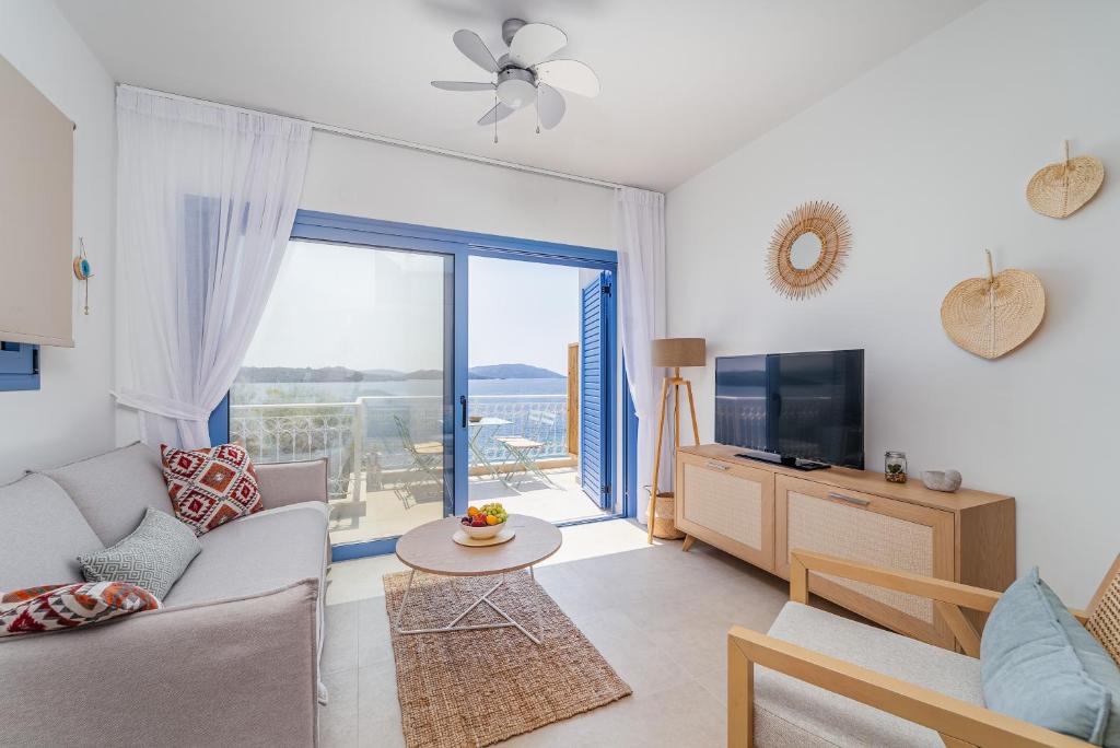 Perigiali Apartment | Greek Beach House Complex B6