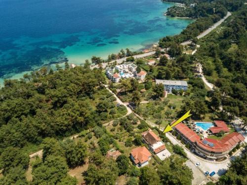 Thasos Town House | green & blue villa