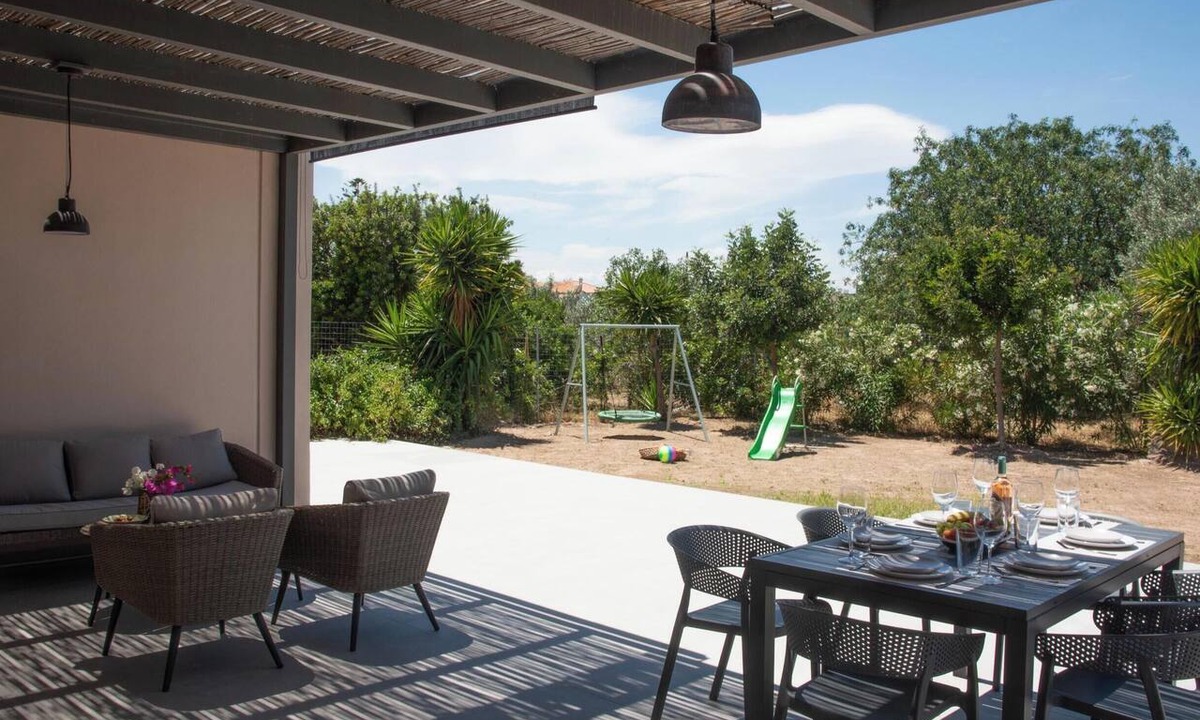 Aegina Apartment | Green & Purple, Apartment