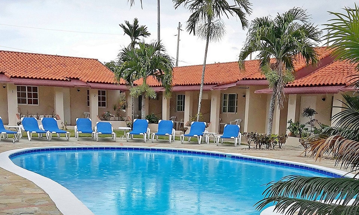 Playa Chiquita Apartment | Guest-friendly hotel room, pool/TV/billiard/AC, free breakfast/shuttle bus!