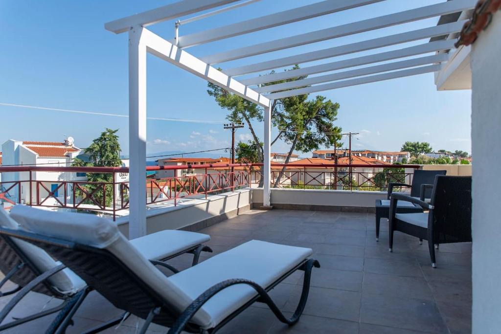 Haniotis House | Hanioti Home
