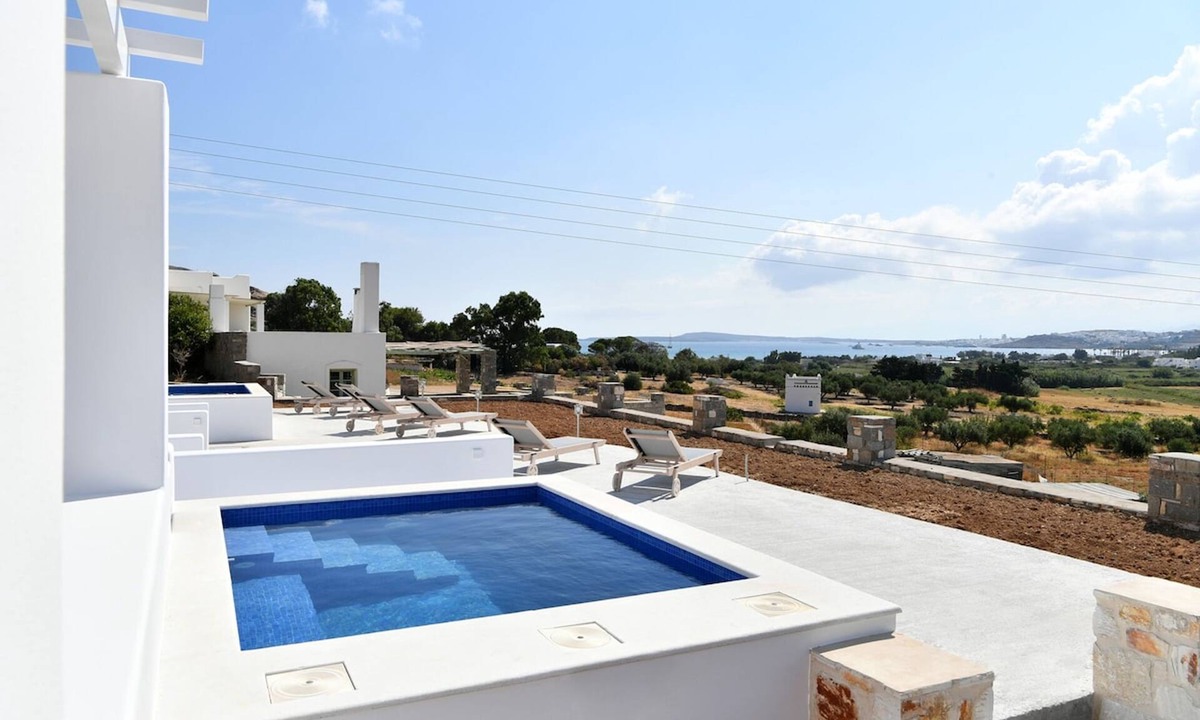 Naousa House | Happy sea view House for 2, with Jacuzzi pool!