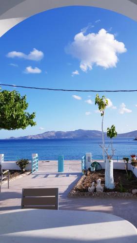 Haraki Apartment | Haraki Mare Studios Beach Front Apartments