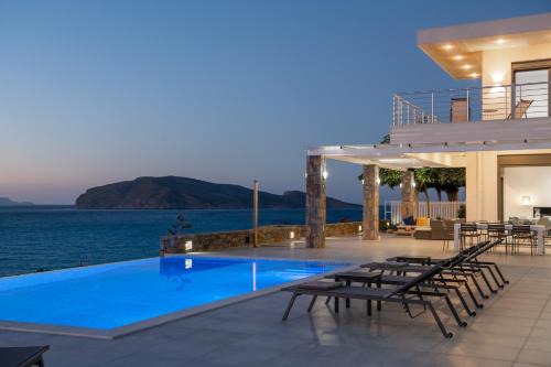 Pefki Villa | Haven Villa