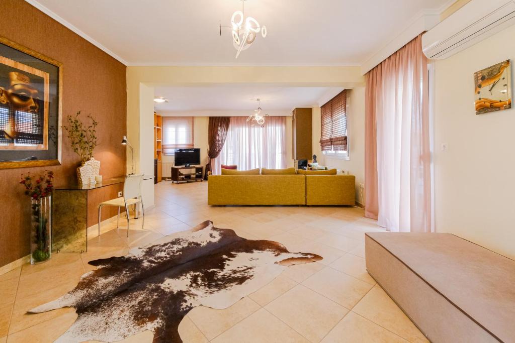 Pylaia-Chortiatis Apartment | Hazel Suburb Apt