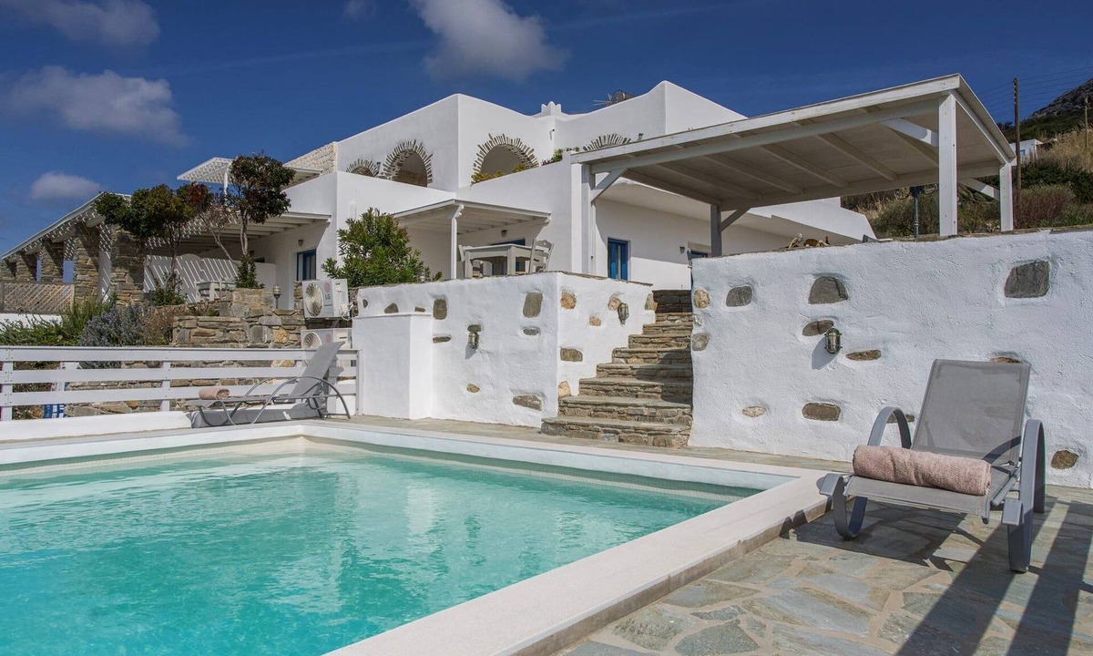Nea Cryssi Akti Villa | Heavenly Paros Villa | Villa Emerald Cove | 4 Bedrooms | Fully Airconditioned