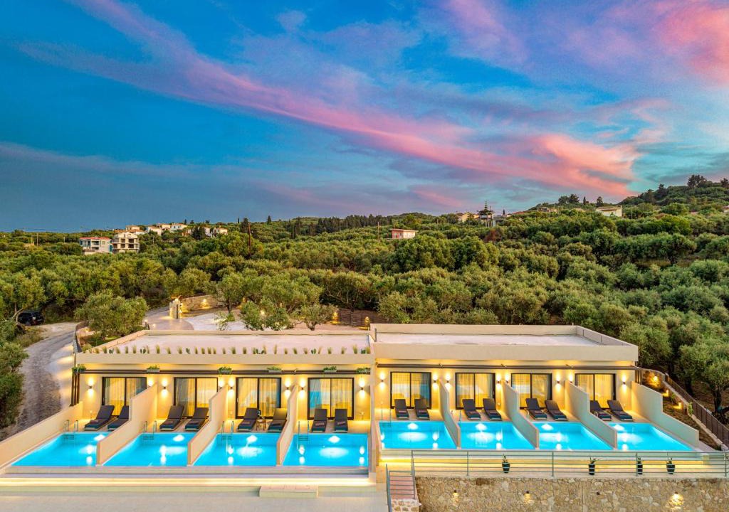 Tragaki Hotel | Helena's Aether Suites - Seaview & Heated Infinity Pool