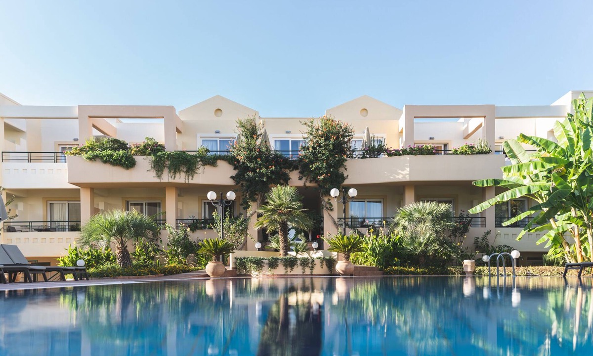 Daratsos Hotel | Helios Apartments