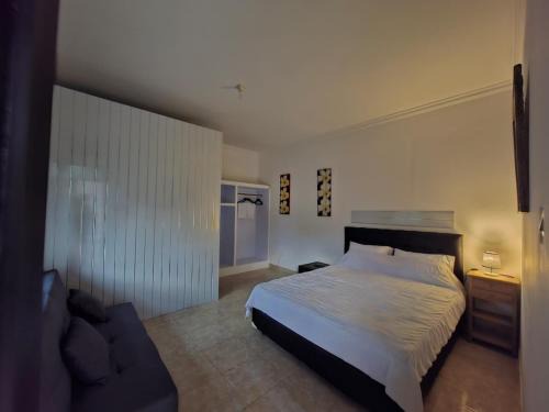 Sawan House | Hillside guest house and restaurant