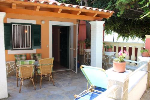 Skala Apartment | Holiday Home Dina