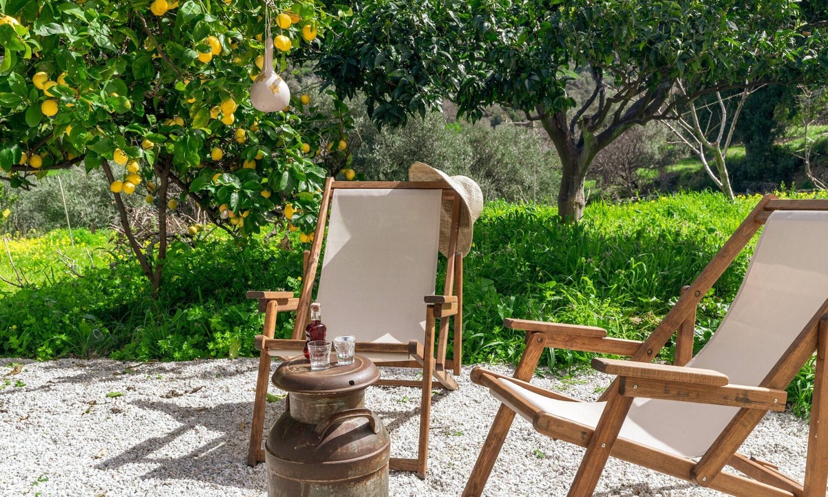 Andros Town House | Holiday Home 'Oak Farm Traditional Guesthouse' with Sea View, Private Terrace and Wi-Fi