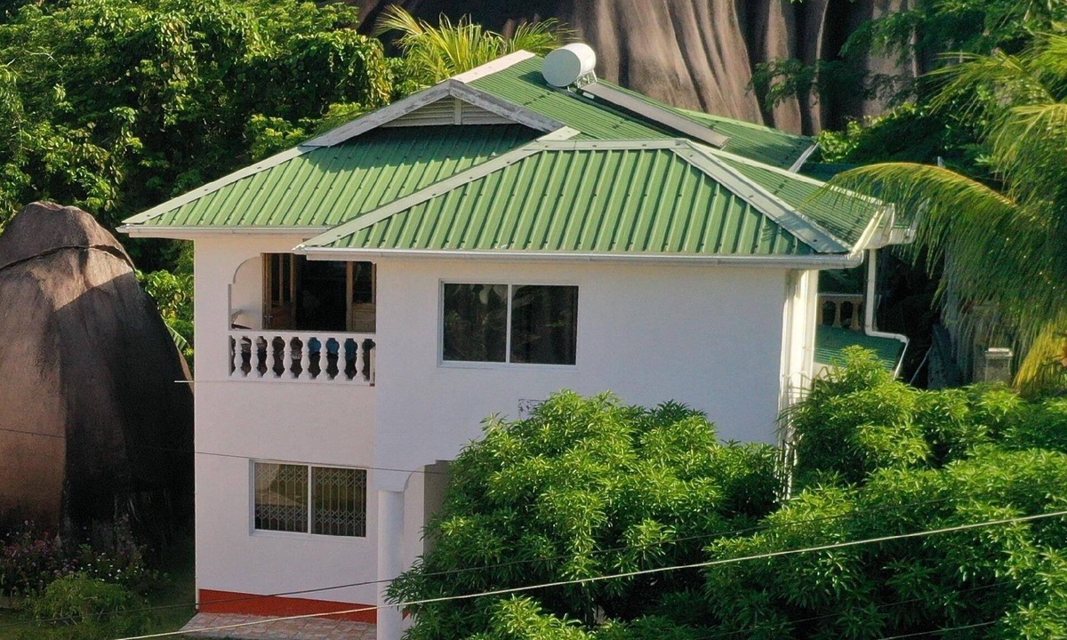 Holiday Beau Vallon Persons Bedrooms | Mare Anglaise