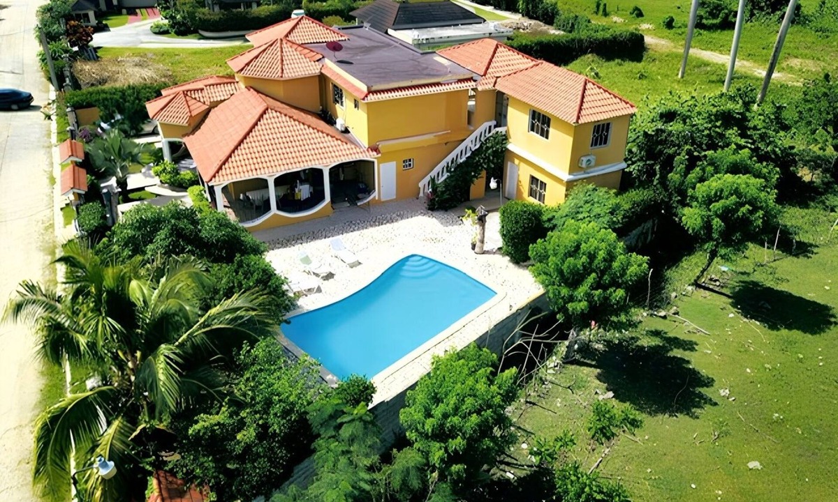 Cabrera Villa | Homerez - Villa in Nagua, private pool