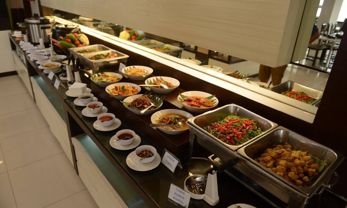 Jember Hotel | Hotel 88 Diponegoro Jember by WH