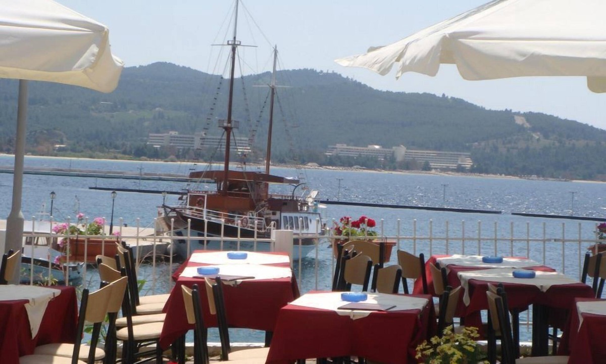 Neos Marmaras Hotel | Hotel Petunia