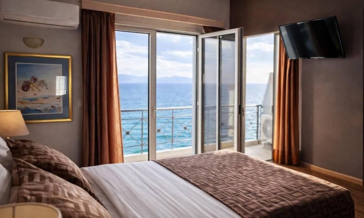 Peiraiki Hotel | Hotel Queens Leriotis
