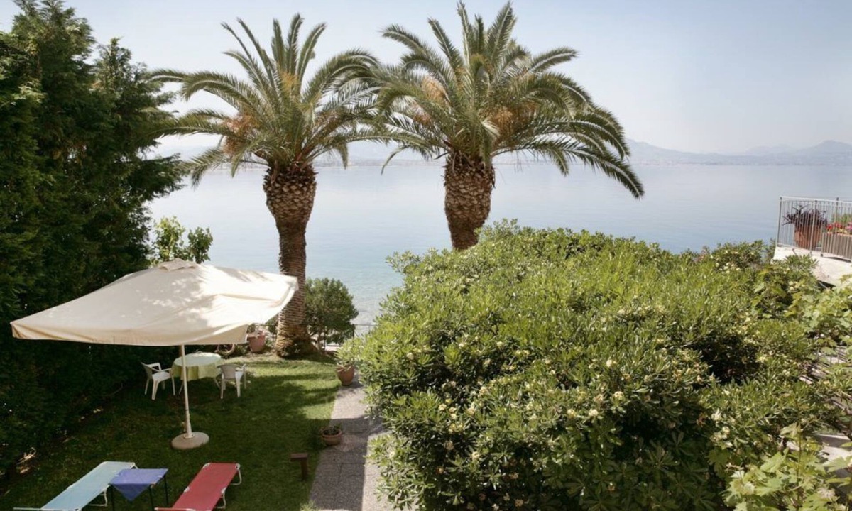 Loutraki-Agioi Theodoroi Hotel | Hotel Theoxenia