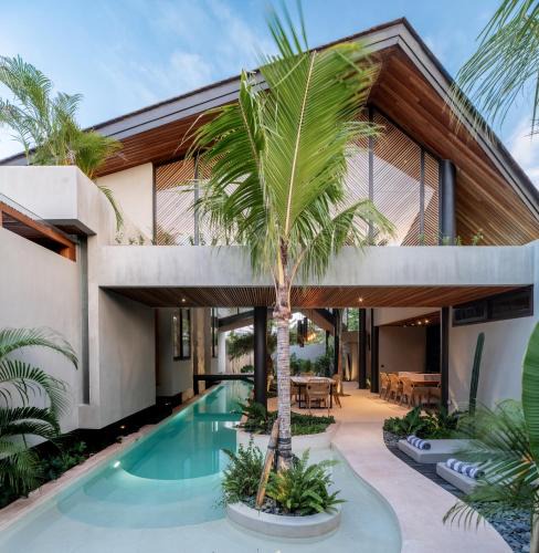 Umalas Villa | House of Winds Complex - Lush 9BR Exotic Escape - 3x3BR Villas near Canggu