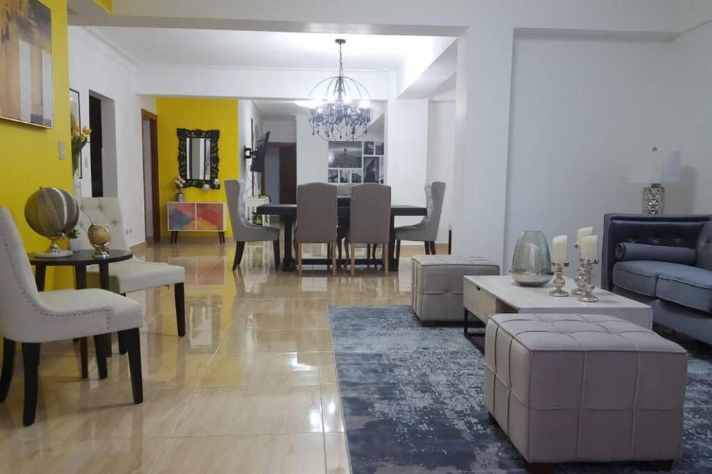 Viejo Arroyo Hondo Apartment | Huge Luxury Penthouse, family friendly