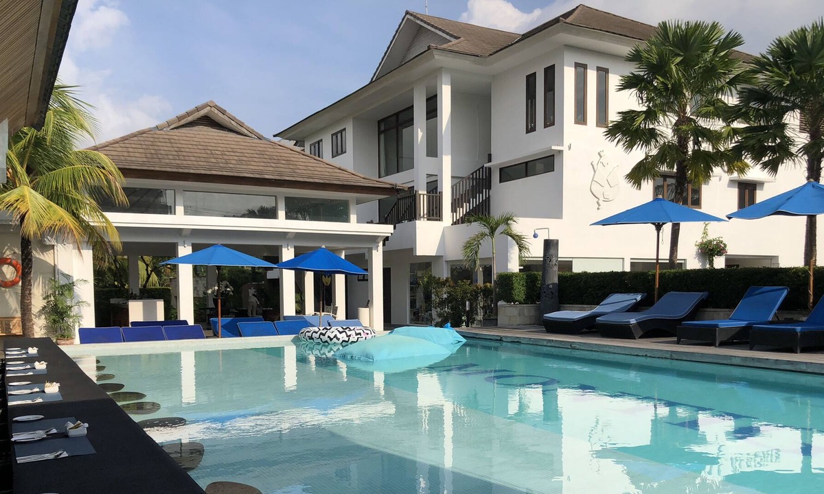 Petitenget Villa | Ideal location Seminiak 200 sea Beautiful villa with pool for 6