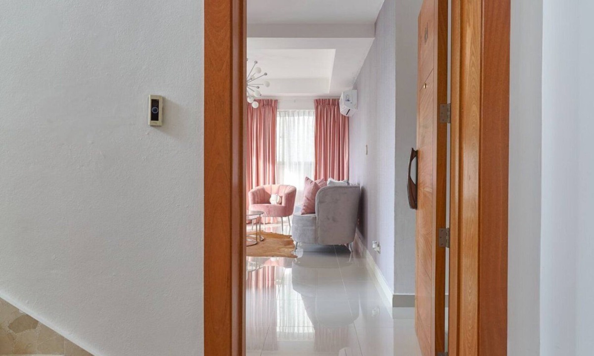 Evaristo Morales Apartment | IIIUUYIYUTYIII