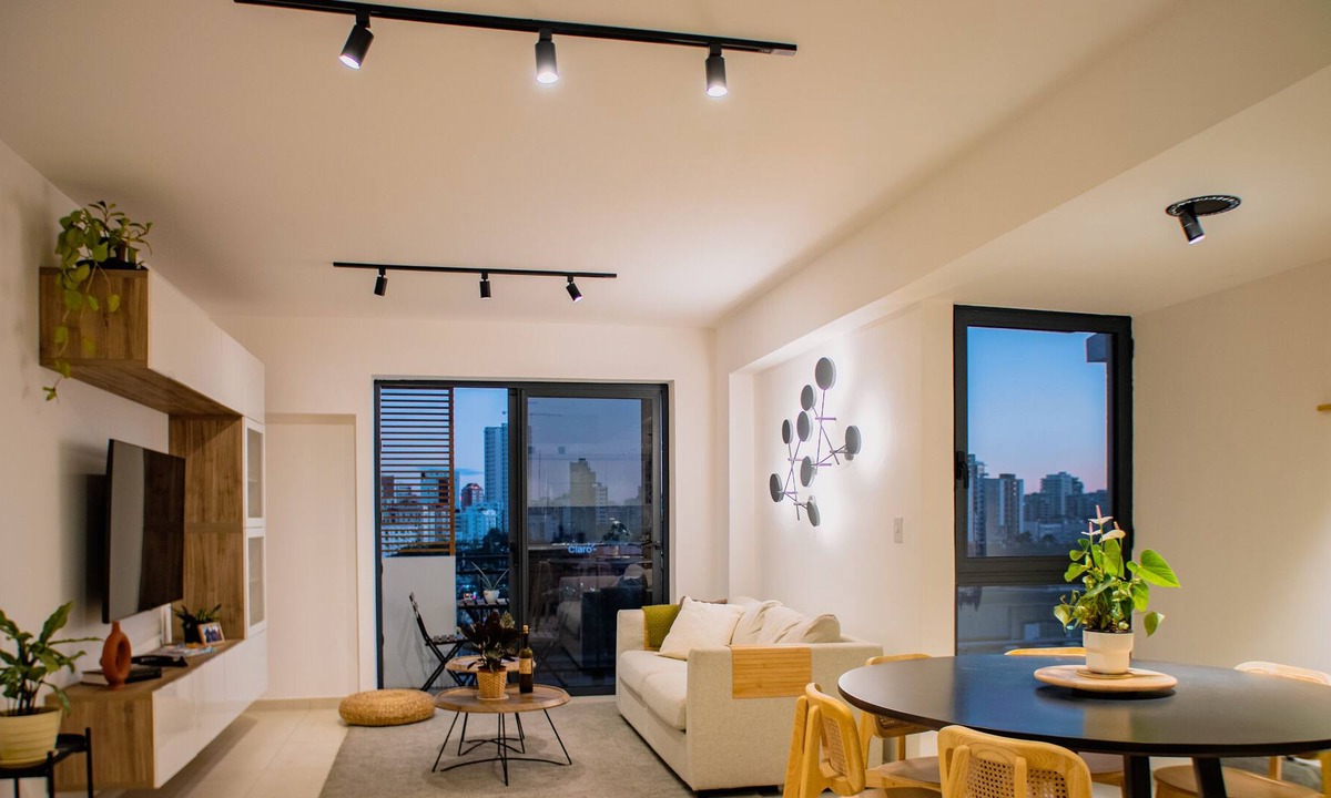 Viejo Arroyo Hondo Apartment | In the center of the city, in front of a shopping center and close to the metro.