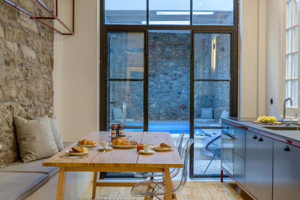 Plaka Apartment | Incomparable Plaka's Luxury Apt Private Pool