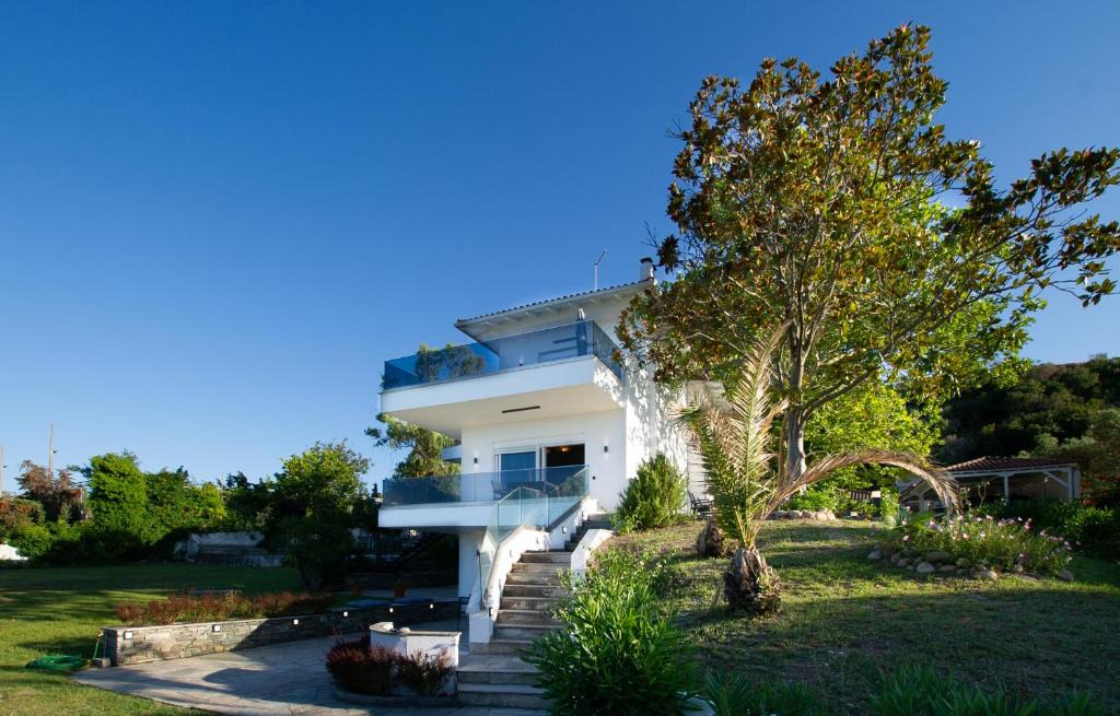 Haniotis House | Infinity Horizon Villa