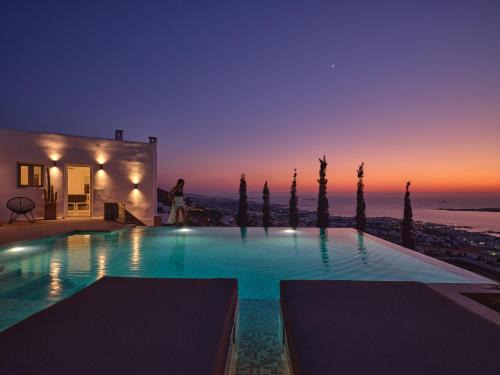 Parikia House | Infinity sea view hillside villa with private pool