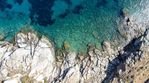 Exomvourgo Apartment | Infinity sea view rooms by tinosstay