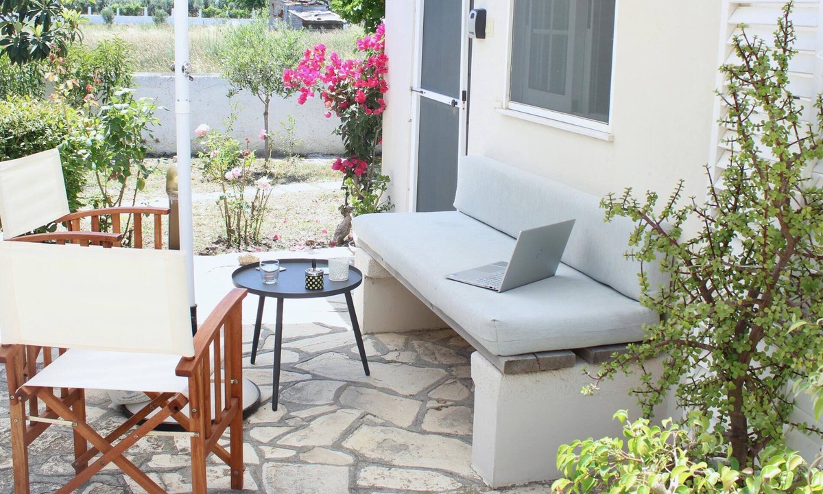 Lambi Apartment | IQ Malamo Studios Lambi Beach
