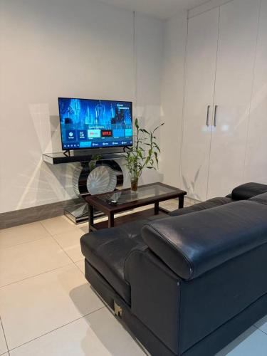 Wailoloa House | island payless private room