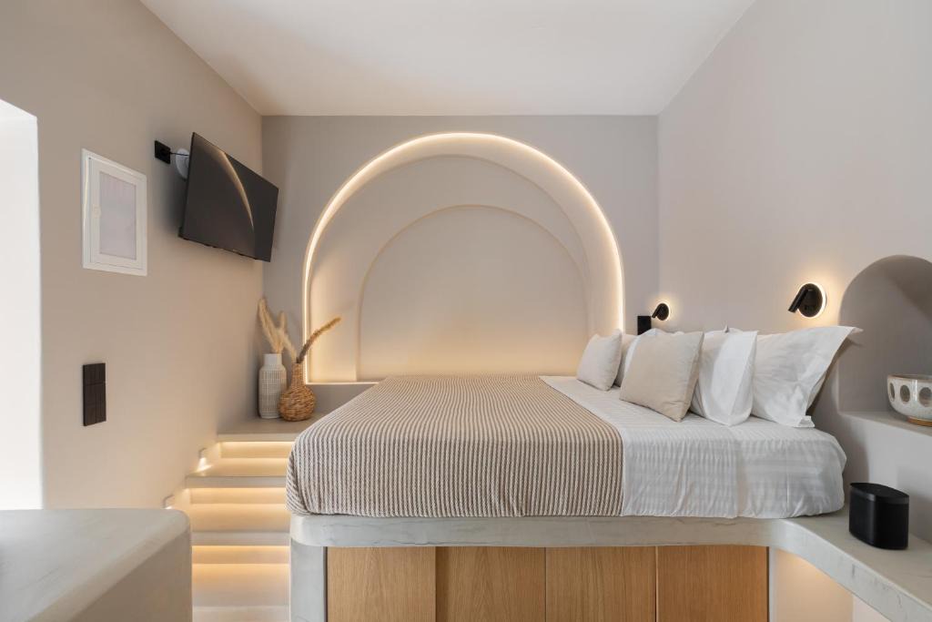 Mykonos Town Hotel | Jacuzzi Suite by Divalproperties-Mykonos