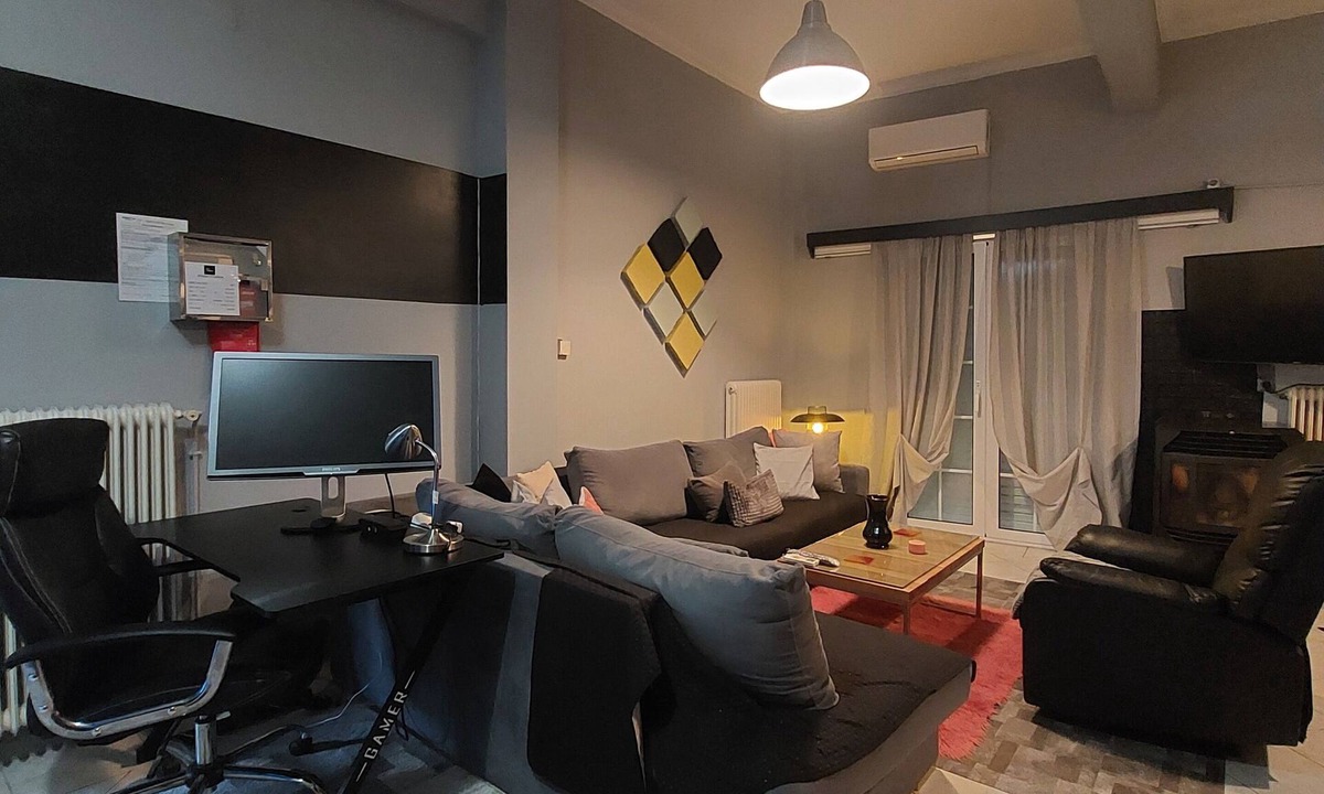 Andravida Apartment | Jim Villa/Family Apartament/Pet Friendly/Wifi StarLink 500mbs