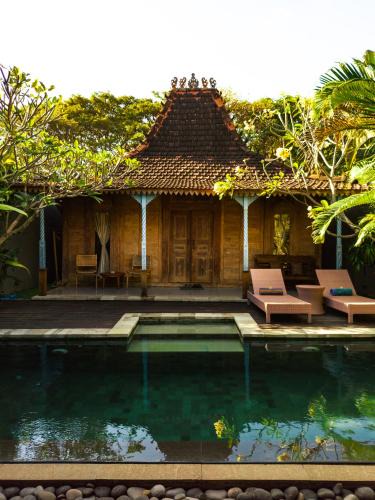 Pemogan Villa | Joglo Villa with Private Pool
