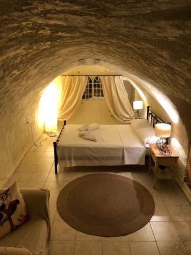 Alika Apartment | Kamares Cave House 3
