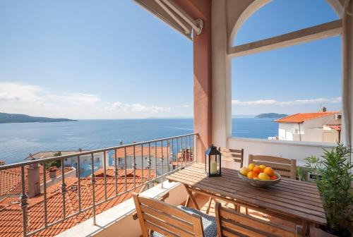 Neos Marmaras Apartment | Kanonika Homes Stunning Sea View Apartment