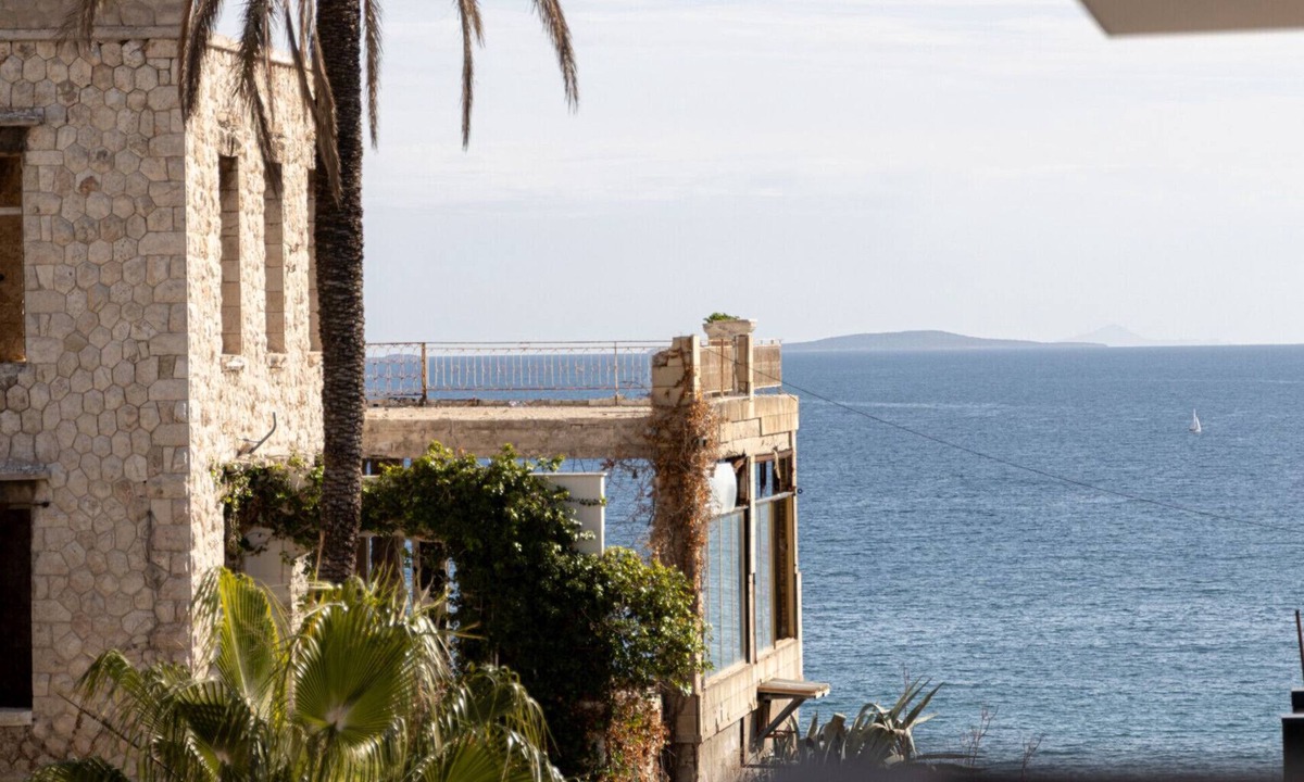 Pasalimani Apartment | Kastella Waves: Chic 2-Bedroom Getaway w/sea view
