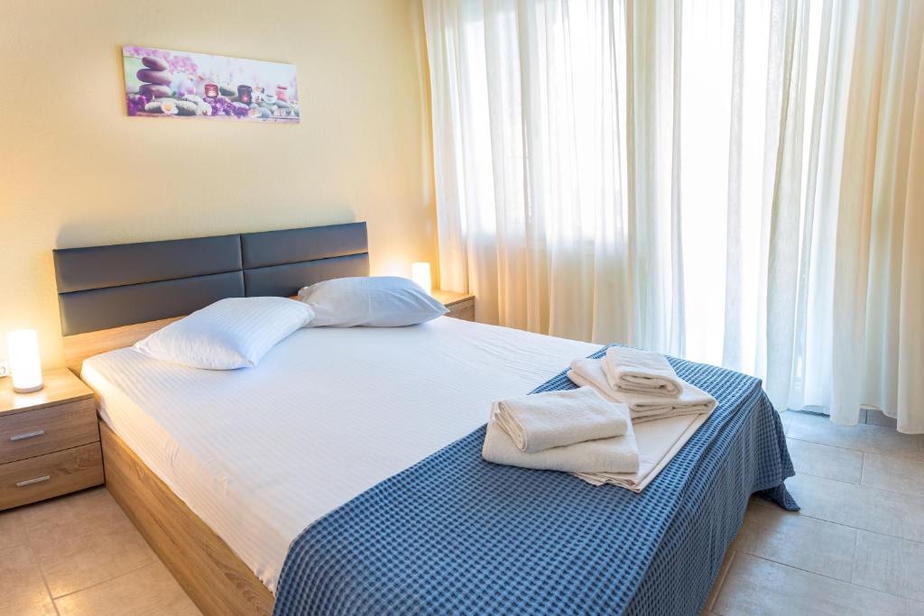 Perea Apartment | Kate's Modern 2 BR Apartment in Perea
