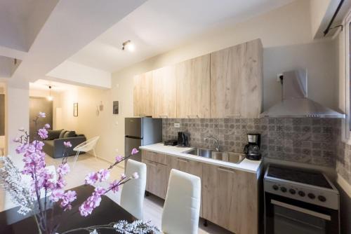 Filopappou Apartment | Koukaki Comfort - Modern 2BR near Acropolis by ΜΡS