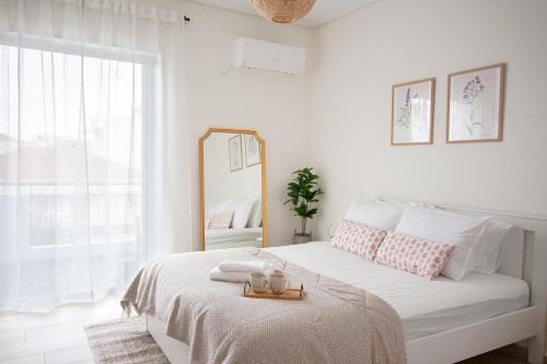 Xylokastron Apartment | La Petite Fleur Studio