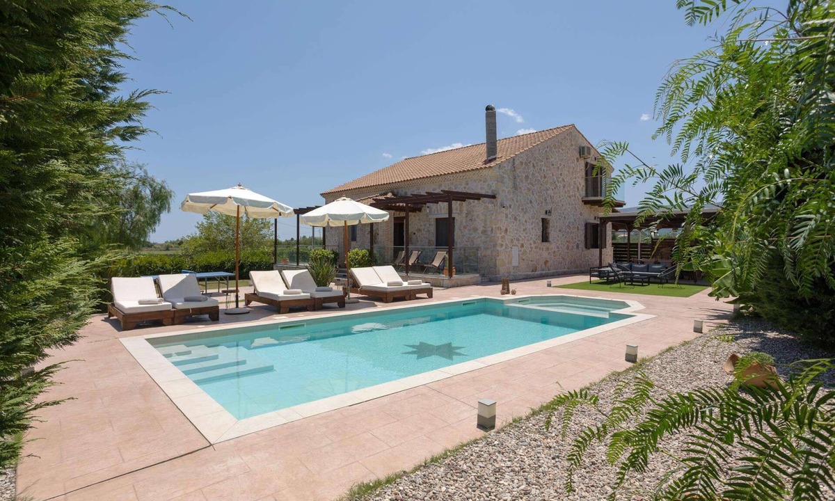 Neromilos Villa | La Vite - Three Bedroom Villa, Sleeps 6