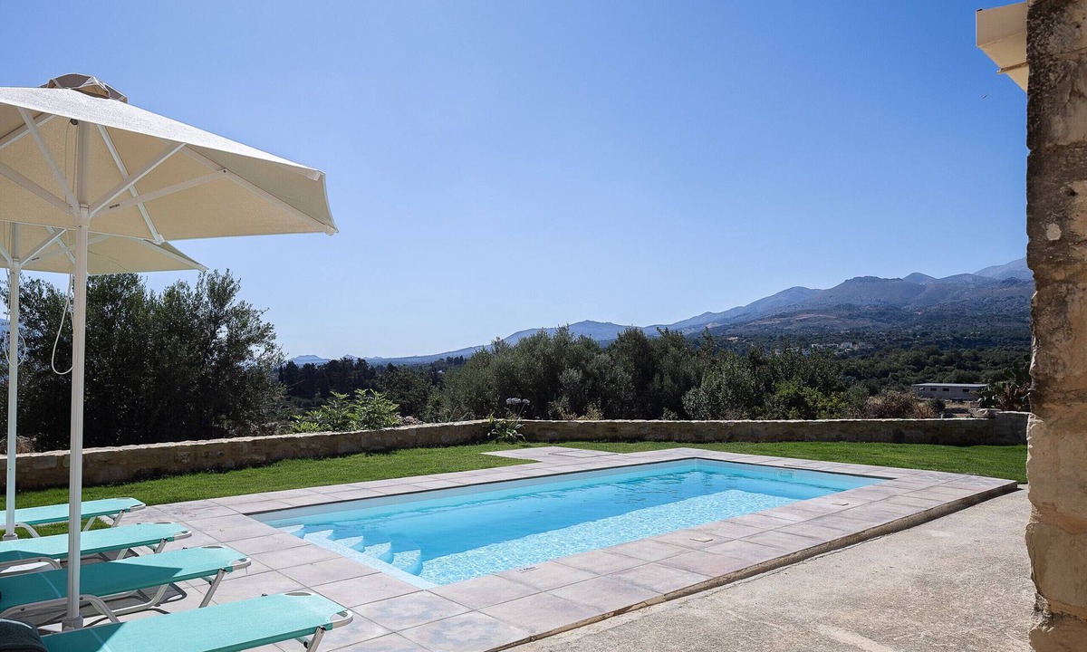 Margarites Villa | Laga 1577 Traditional Stonehouse, a cozy retreat