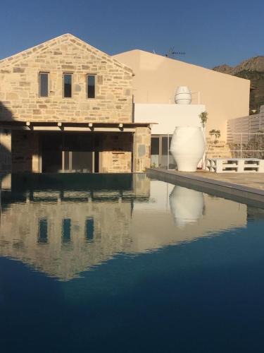 Pombia Villa | LAINI LUXURY SUITES