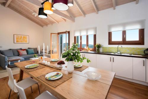 Skripero House | Lavender Cottage.