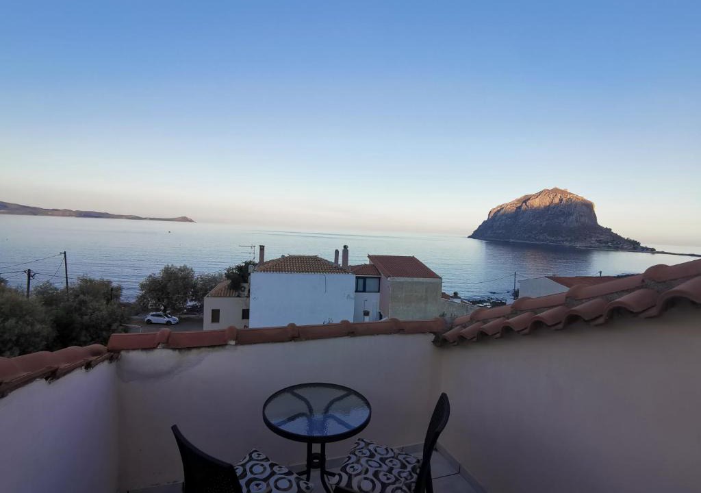 Monemvasia Apartment | Lazarus Beach Sofitas