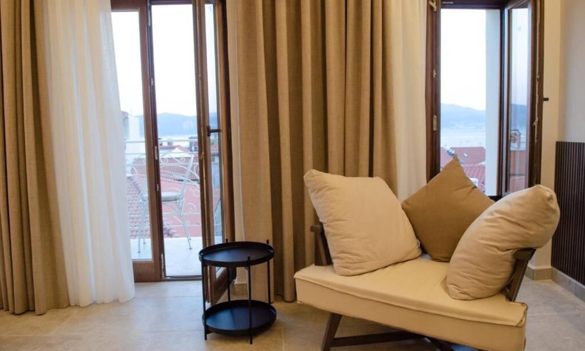 Gefira Mpania House | Leone Suites